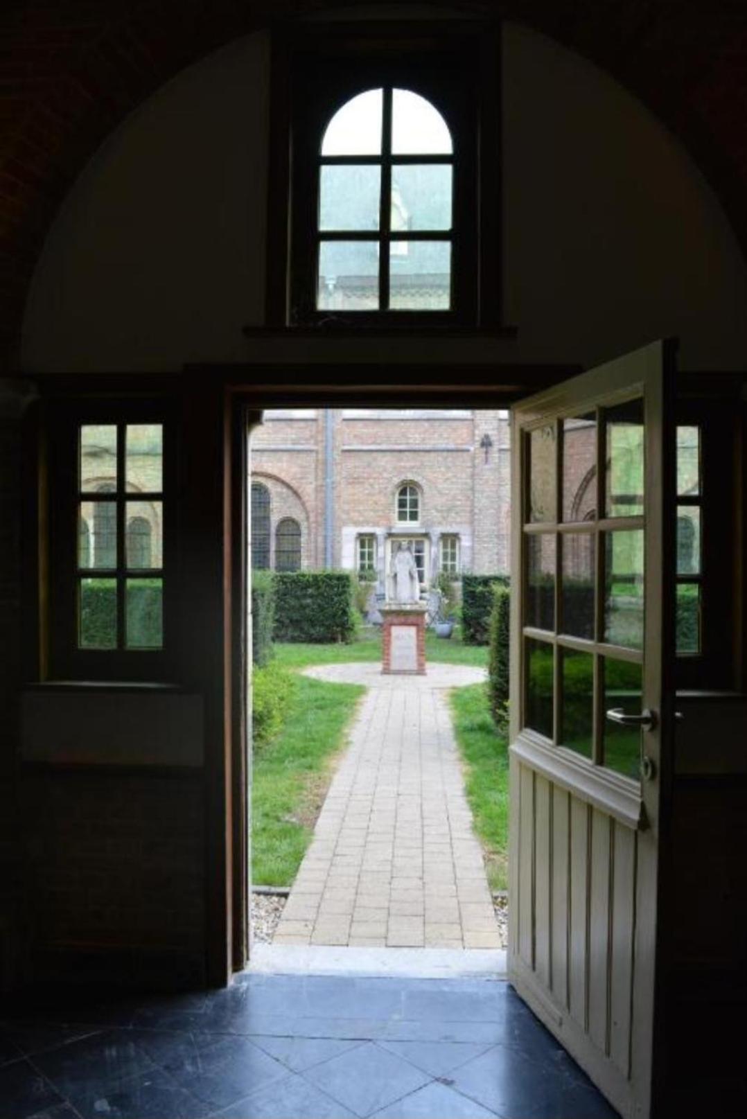 The Carmelite Apartment Ипер Екстериор снимка